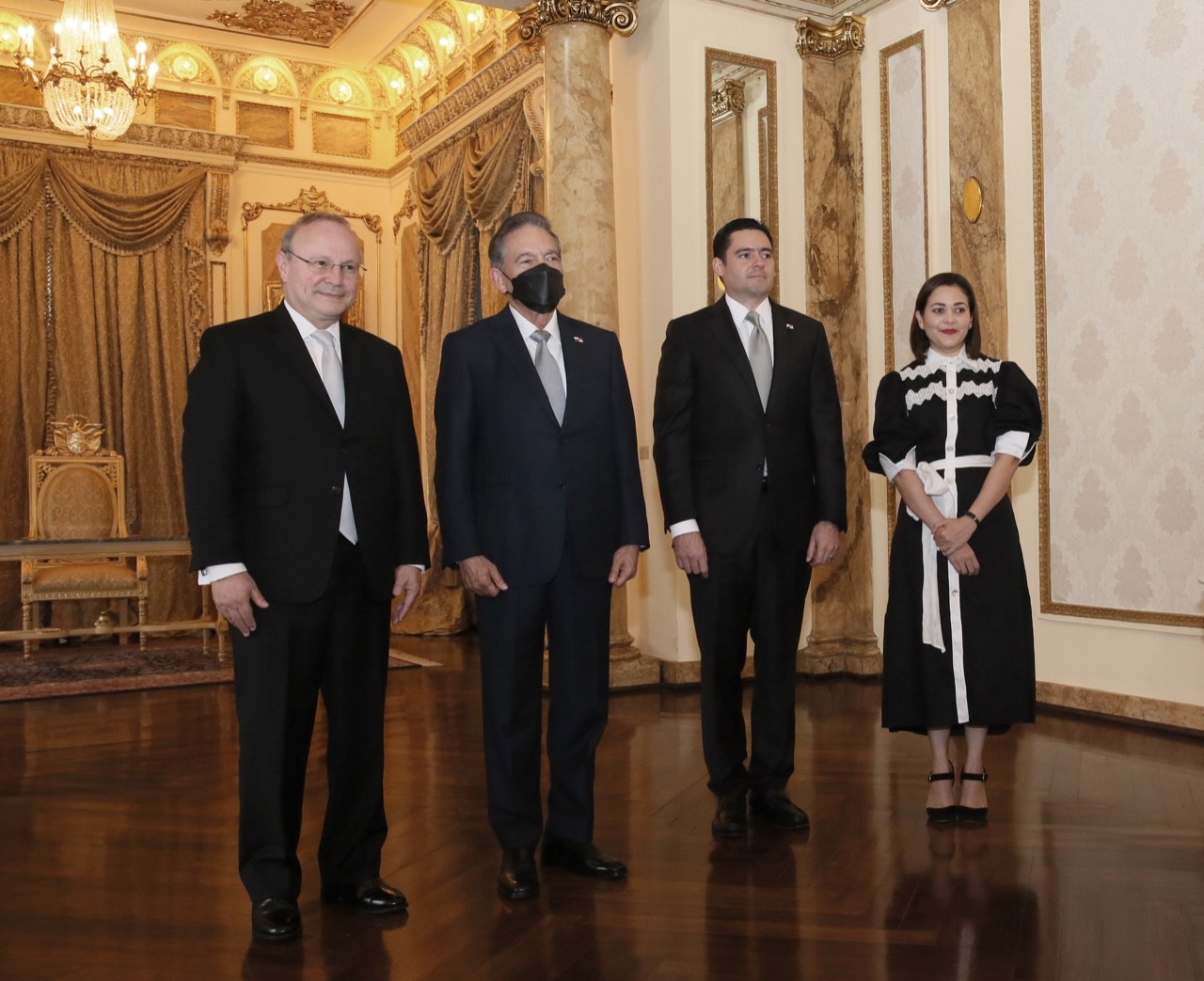 Ceremonia De Entrega De Cartas Credenciales Del Embajador De Colombia ...